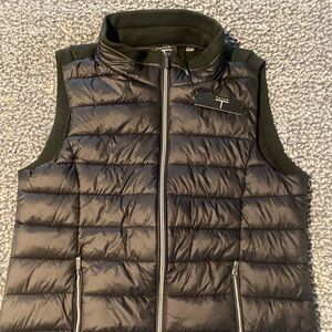 Tahari Women’s Size L Black Puffer Vest NWT!